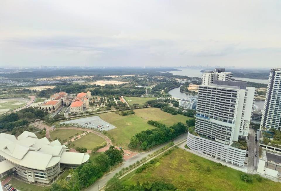 1519 Almas Suites Seaview Sunrise Netflix By Stay 努沙再也 外观 照片