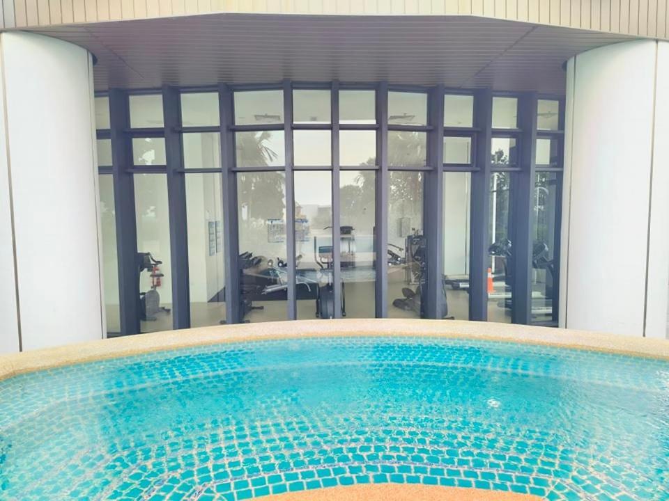 1519 Almas Suites Seaview Sunrise Netflix By Stay 努沙再也 外观 照片