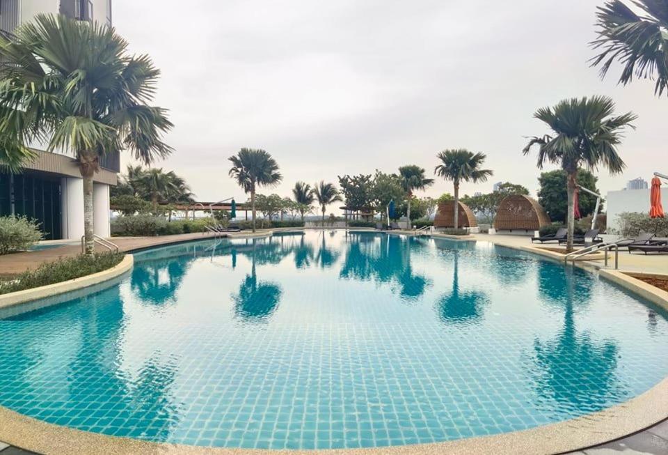 1519 Almas Suites Seaview Sunrise Netflix By Stay 努沙再也 外观 照片
