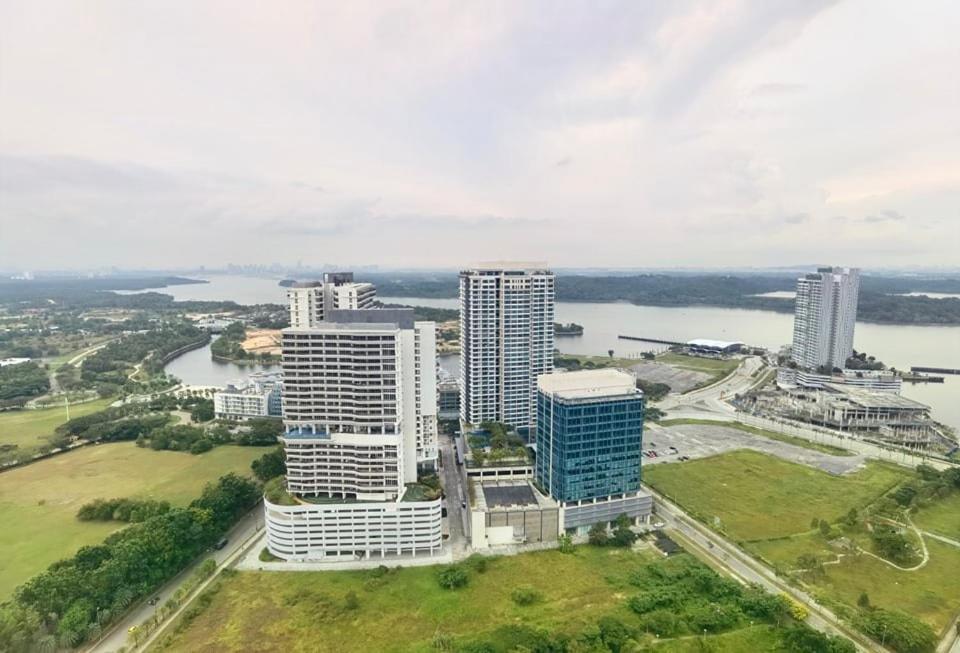1519 Almas Suites Seaview Sunrise Netflix By Stay 努沙再也 外观 照片