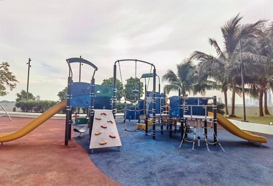 1519 Almas Suites Seaview Sunrise Netflix By Stay 努沙再也 外观 照片