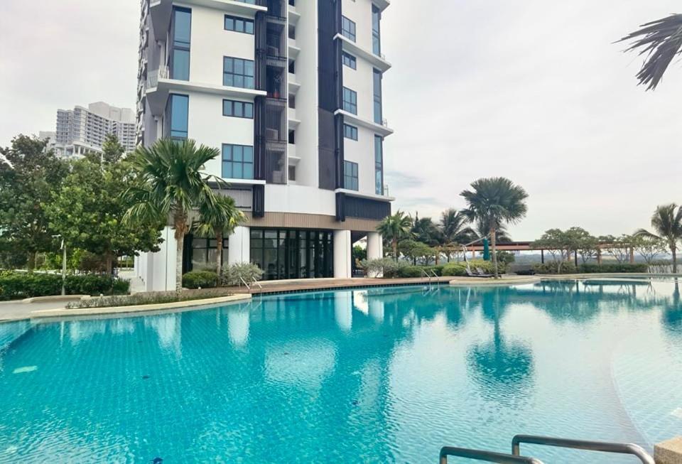 1519 Almas Suites Seaview Sunrise Netflix By Stay 努沙再也 外观 照片